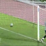 Le gardien qui croit avoir arrêté un penalty … et bien non !